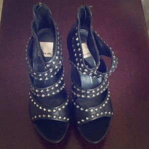 High heel studded shoes